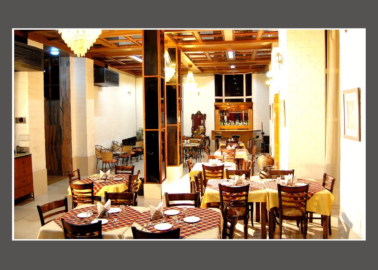 Hotel Out Town Manāli Buitenkant foto